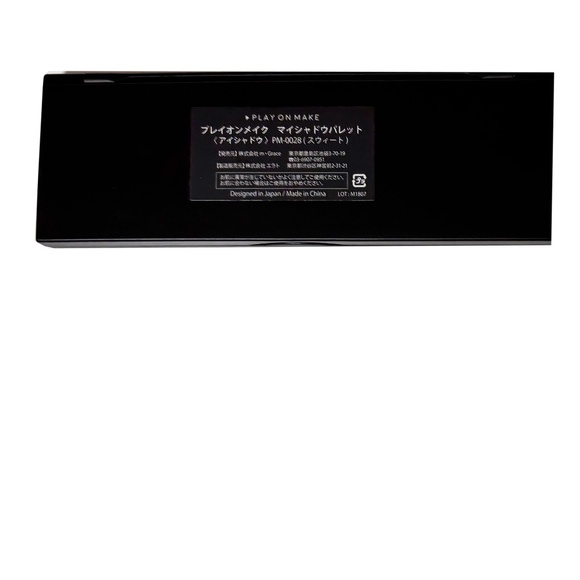 NEW - Play On Me My Eyeshadow Palette in SWEET w Brush & Mirror -Japanese Beauty - Picture 5 of 5